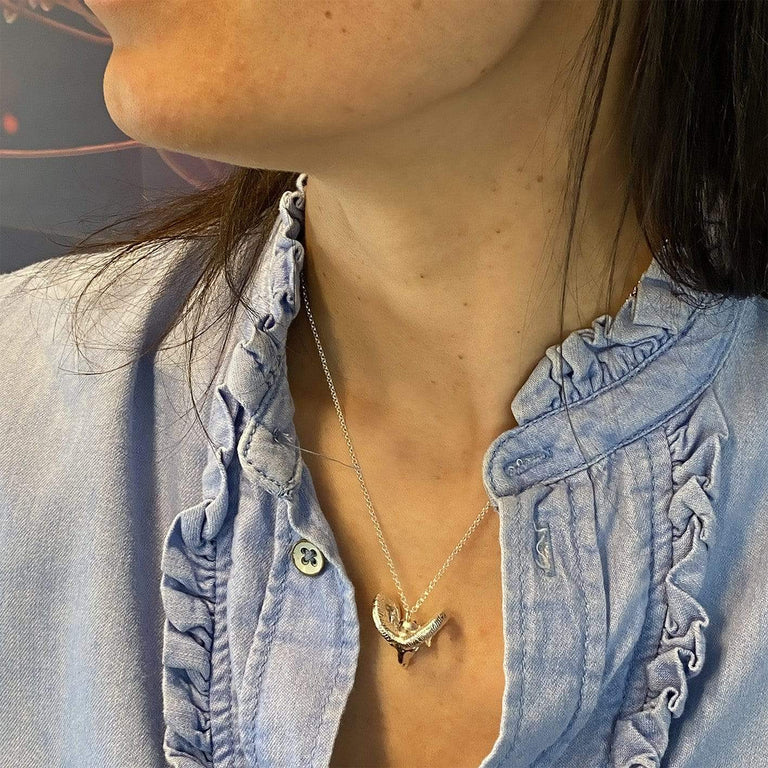 Ram skull necklace worn on neck – silver ram skull necklace, science-inspired jewelry, anatomical sheep skull pendant Ram skull necklace worn on neck – silver ram skull necklace, science-inspired jewelry, anatomical sheep skull pendant